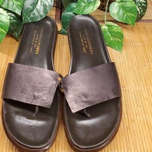 Donald J Pliner Sandles